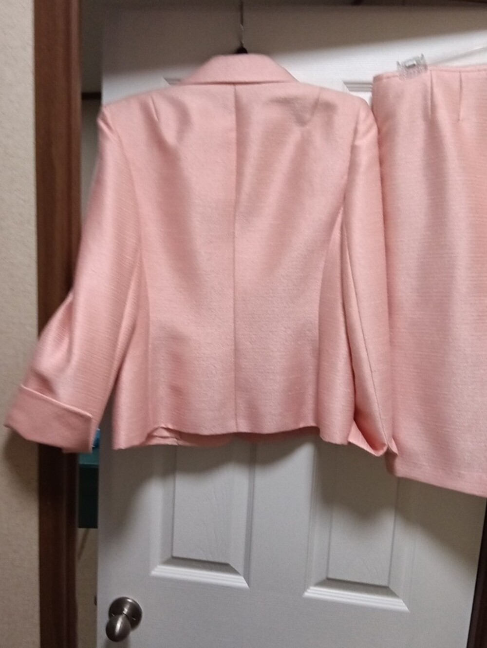 Kasper Women's Light Pink Two-Piece Skirt Suit Size 8 - Picture 6 of 15
